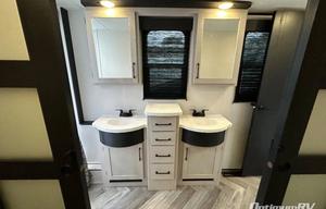 2024 Heartland Torque 384 RV rental photo 2