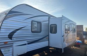 2015 Salem 26TBUD RV rental photo 5
