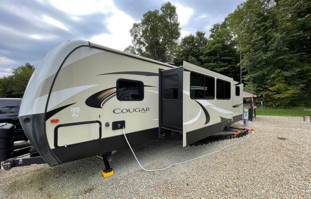 Large family camper for summer fun with bunkhouse!