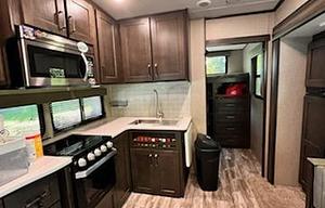 2021 Grand Design Reflection 28BH RV rental photo 9