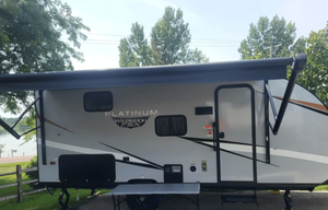 2022 WIldwood FSX Plantium - GREAT FOR KAMP DELS