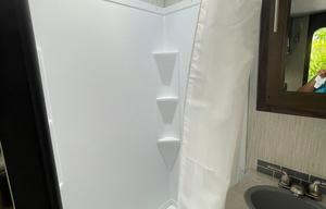 Amazing Family RV Like new  -Sleeps 8!