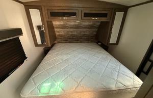 Travel Trailer with King Bed, StarLink & Generator