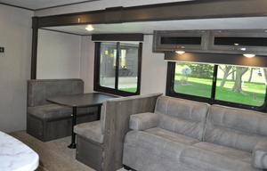 27 ft Jay Flight 267 BHS Travel Trailer