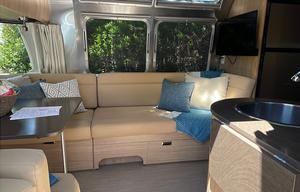 2019 Airstream RV Flying Cloud 25 Twin RV rental photo 8