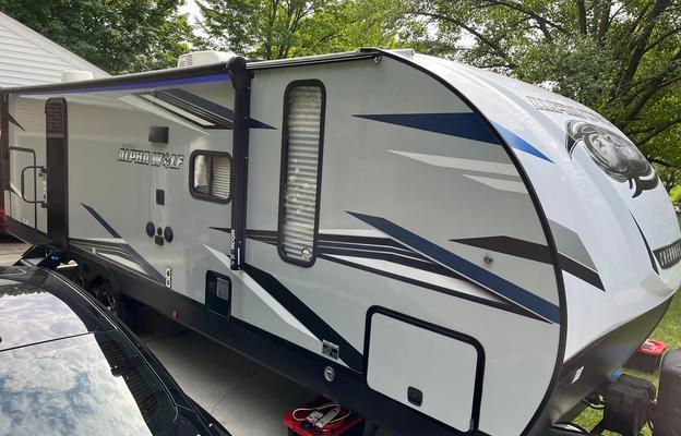 2021 Cherokee Alpha Wolf 26RB-L RV rental photo 1