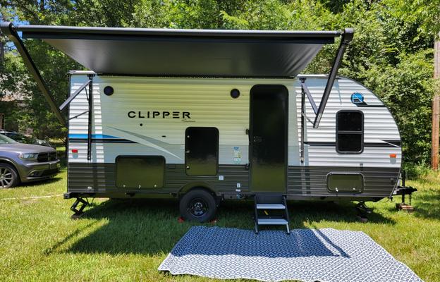 Casey & Crystal's Kid Friendly Vacation on Wheels