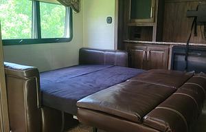 2016 Cougar 337FLS RV rental photo 16