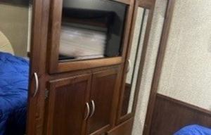 2015 Coachmen RV Pursuit 33 BH RV rental photo 6