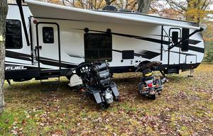 2022 Fuel 305 RV rental photo 9