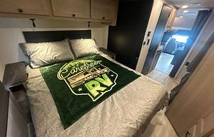 S17 -2027 Sunseeker 3250 Bunkhouse