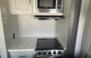 **Campy the SUPER COOL pet friendly 5th Wheel**