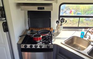 R-vision 5th wheel, camper cannot be towed