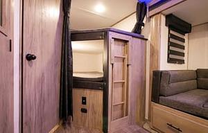 **Alpha Wolf Bunk House-Beautiful!**