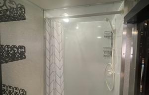 2015 Quicksilver VRV 8.5 x 24 RV rental photo 14