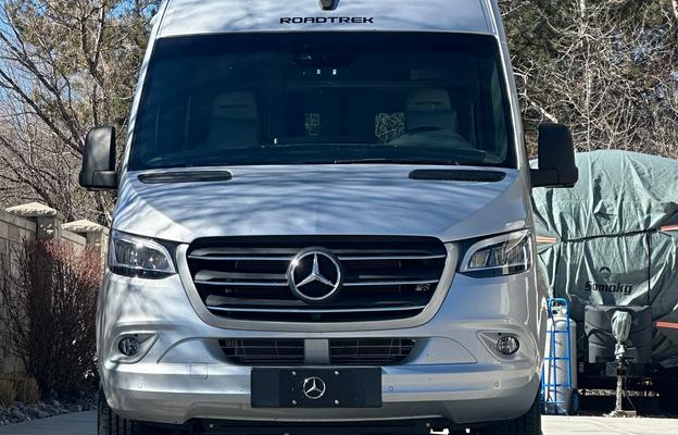 Luxury Mercedes Camper Van Easy Drive and Starlink
