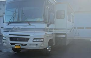 2003 Winnebago Adventurer 37F RV rental photo 5