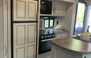 2023 Keystone RV Cougar Half-Ton 31BHKWE RV rental photo 6