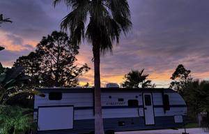 LIKE NEW 2021 Gulf Stream RV