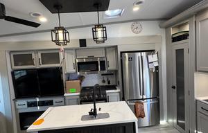 2025 Montana High Country 385 BR