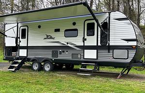 Trailside Escape JANY 2308