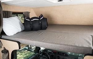 Easy to Drive 2017 Thor Motor Coach Majestic 28A