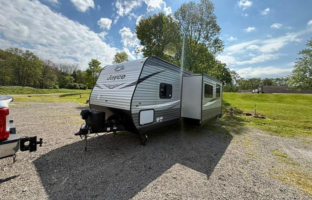 2021 Jayco Travel Trailer – Sleeps 10