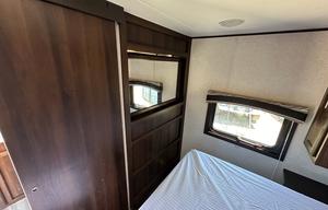 Sleeps 10 Travel Trailer - 2018 Jayco Jay Flight