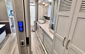 Luxury Personified: The Holiday Rambler