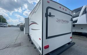 Fully Stocked Jayco | Easy Tow & Sleeps 6