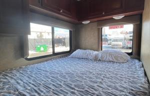 EDWARD - 2014 Winnebago Chalet WF-224VR