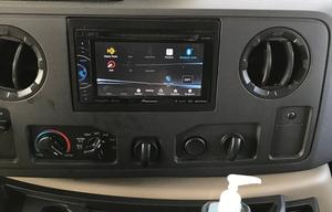 2014 Fleetwood RV Jamboree Sport 31M- LOW Miles