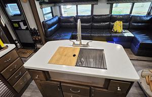 Bunkhouse!Sleeps 10, Spacious, Pet Friendly,Island