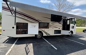 Travel with Ease & Comfort! Pets Welcome