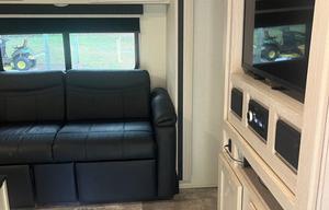 Family Bunkhouse Coachmen Apex Ultra-Lite 300BHS