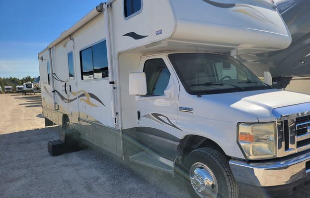 2008 Winnebago Outlook 29B RV rental photo 1