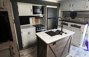 2022 SportTrek ST327VIK RV rental photo 3
