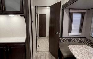 42ft Sundance 5th Wheel. Sleeps 10!