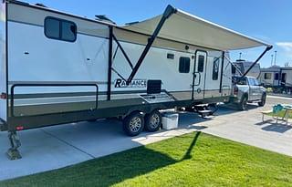 Family Trailer 2019 Radiance w/ Private Bunkhouse