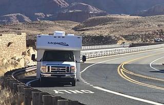 Thor Majestic 28' Motorhome - Class C RV