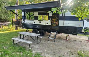 2025 Toy Hauler: Cherokee Grey Wolf 18RR