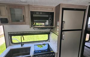 Brand new Coleman Light 1905BH