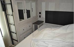 Grand- Elegant Glamping