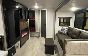 Sweet Pea II - 2026 Bunk House with Camp King Bed
