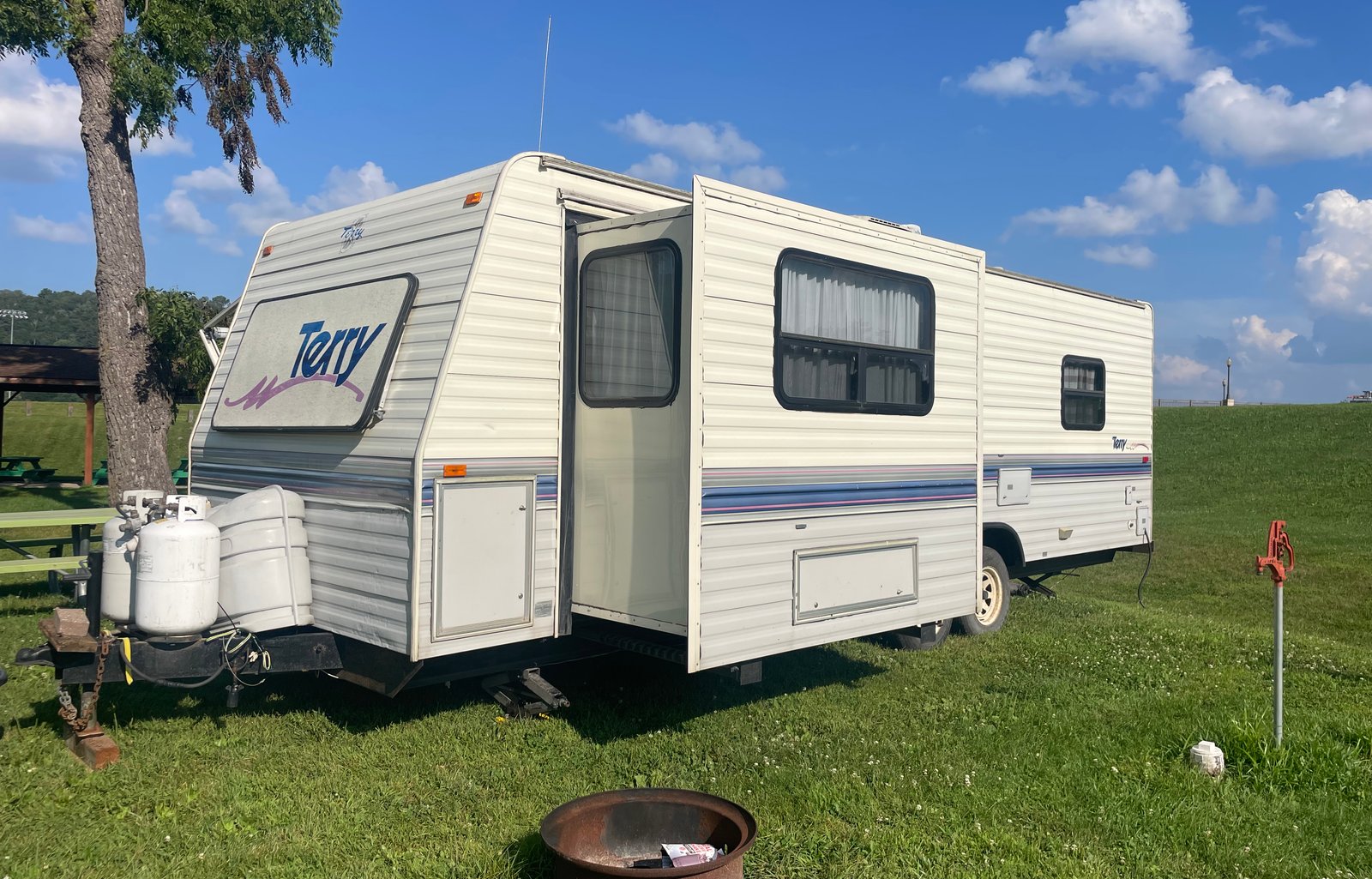 1994 Fleetwood Terry 24' living space