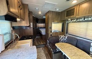 Pet Friendly Coachmen Freelander 21 RS