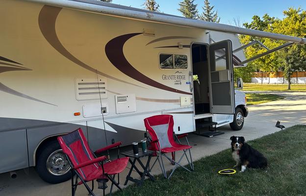 Rocky Mountain Pet Friendly Motor Home!