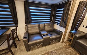 Meticulously Clean Luxury Fifth Wheel