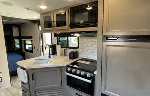 BEAUTIFUL Fully Stocked 2022 Jayco Jayfeather