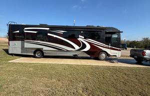 Luxury 40’ DP Coach – Stationary Delivery & Setup